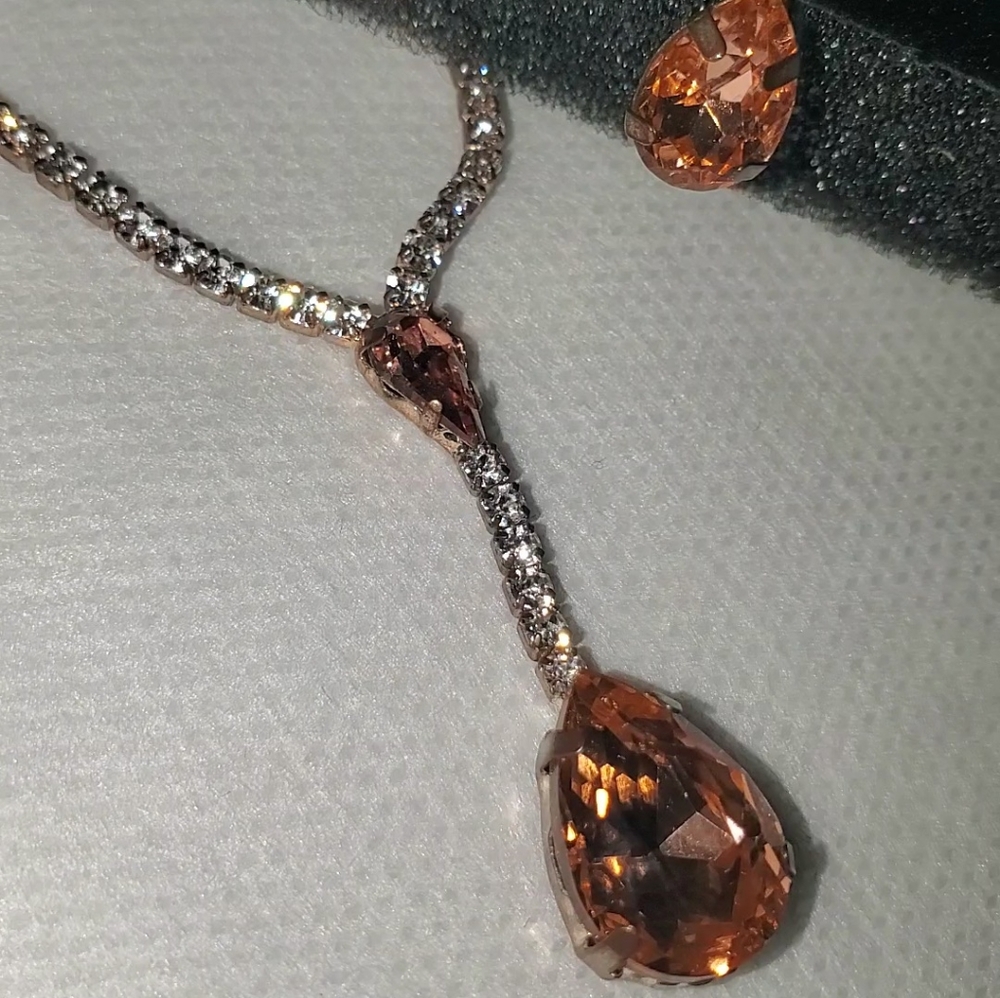 💙 GUC Rose Gold Jewelry Set - Picture 4 of 10